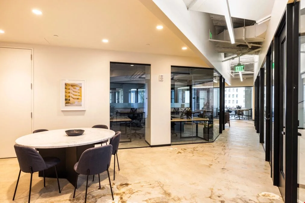345 California Street — photo 4