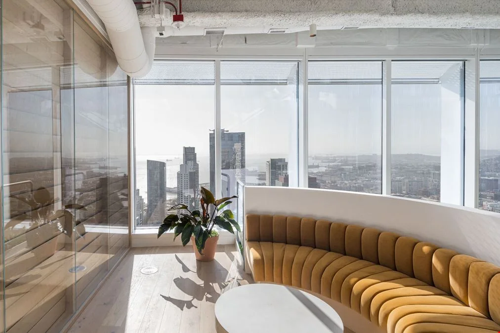 Salesforce Tower — photo 3