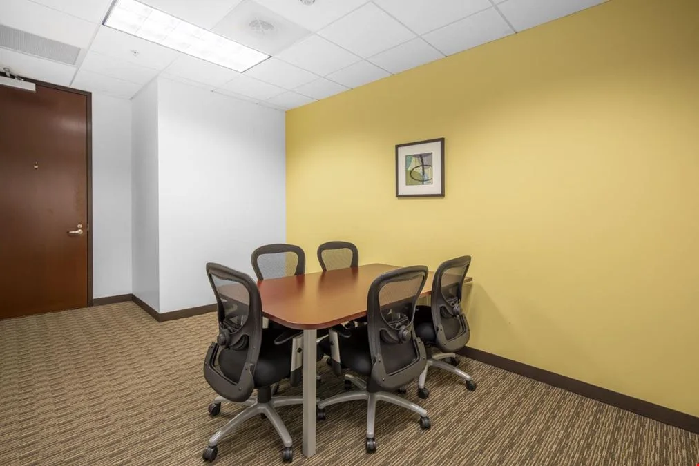 One Alliance Center — photo 4