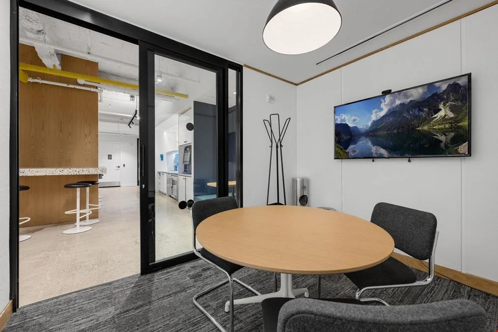 Corporate Suites 880 3rd Avenue — photo 5