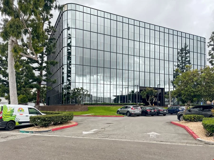 Commerce Corporate Center — photo 4