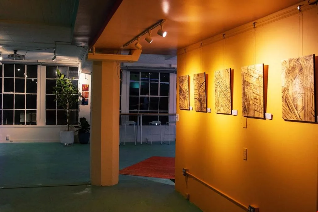 Decentered Studio — photo 2