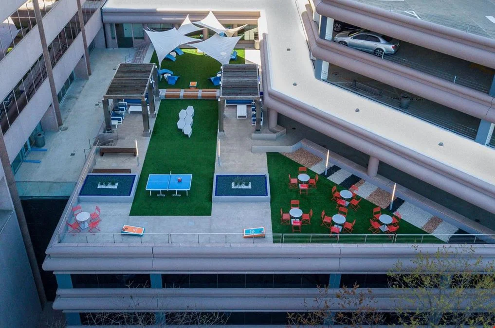 Lucid Private Office Galleria